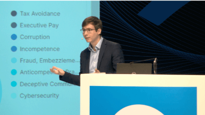 Sylvain Forté presenting at Finovate 2022